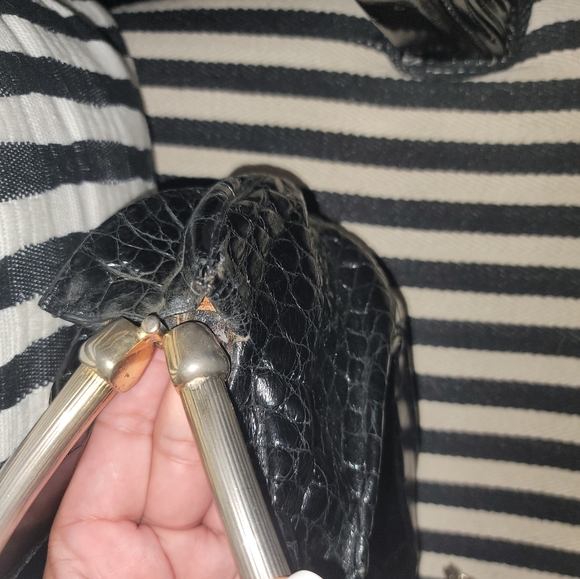 Judith Leiber Large Alligator Clutch - Picture 8 of 9